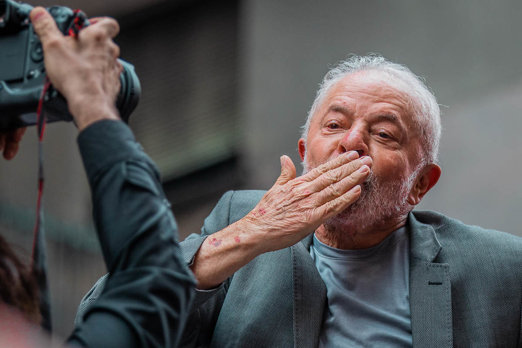 Fotógrafo Estanislao Santos - Estanislao Santos fotógrafo | Registro fotográfico: Lula frente a la multitud en Brasil