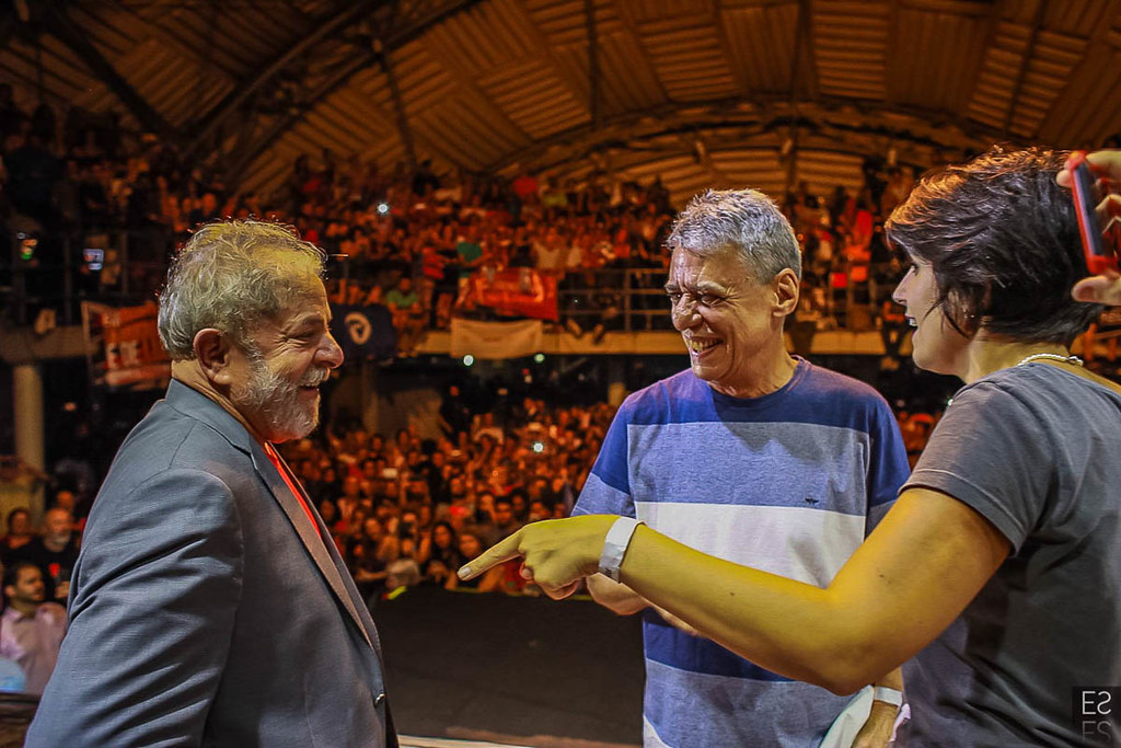 Fotógrafo Estanislao Santos - Estanislao Santos fotógrafo | Registro fotográfico: Lula frente a la multitud en América Latina
